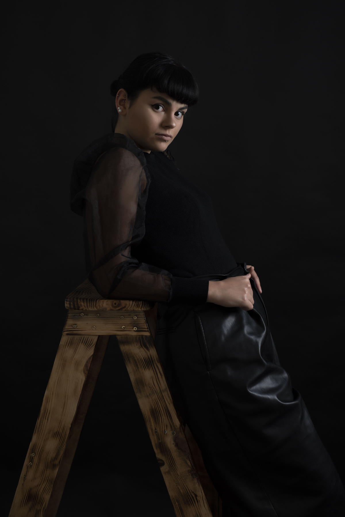 mulher,elegancia,retrato,sessaofeminina,contornocorpo,melhorfotografademulher,estudio,susananovaisfotografia,sensual