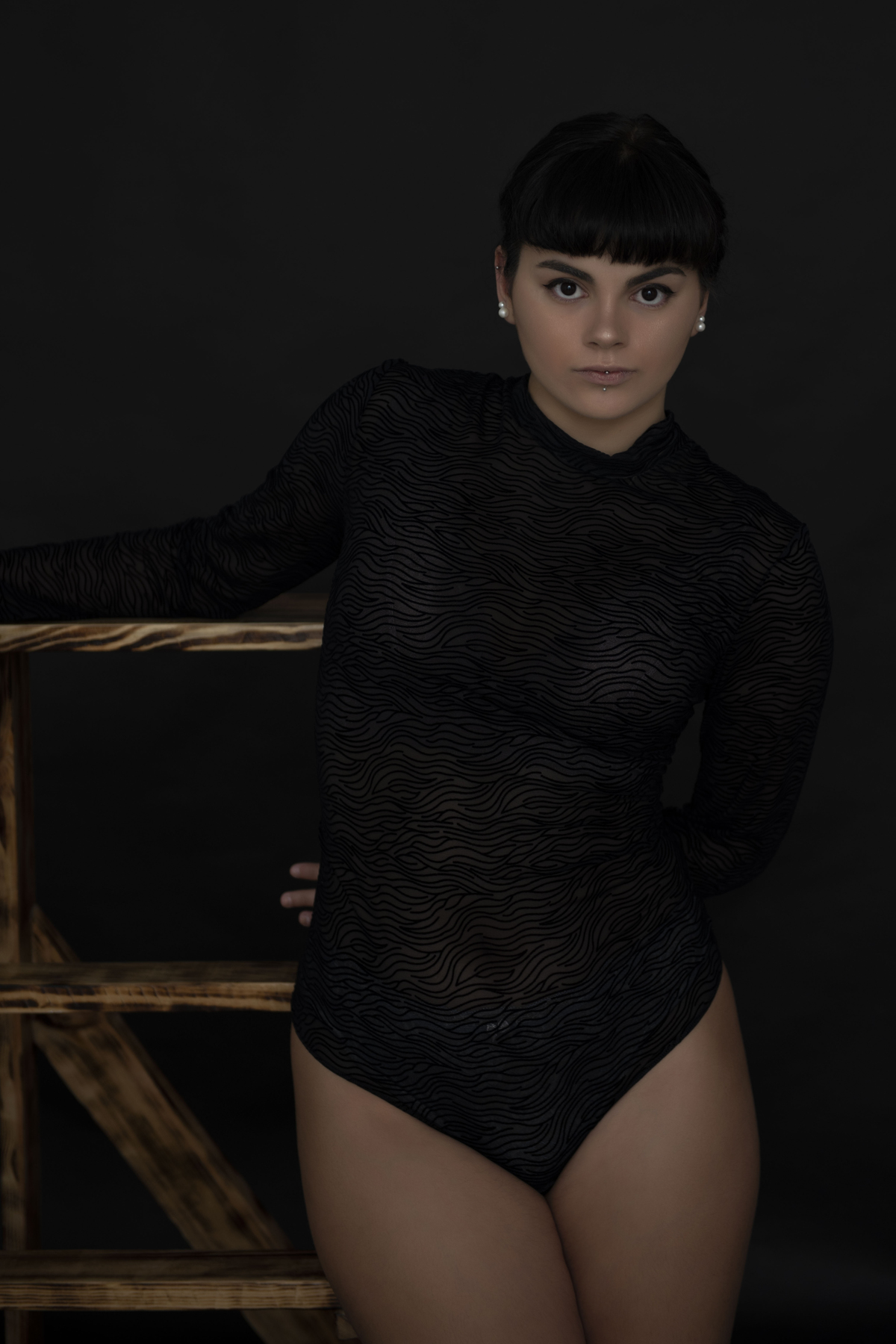 mulher,elegancia,retrato,sessaofeminina,contornocorpo,melhorfotografademulher,estudio,susananovaisfotografia,asmaisbelasfotografiasde mulher