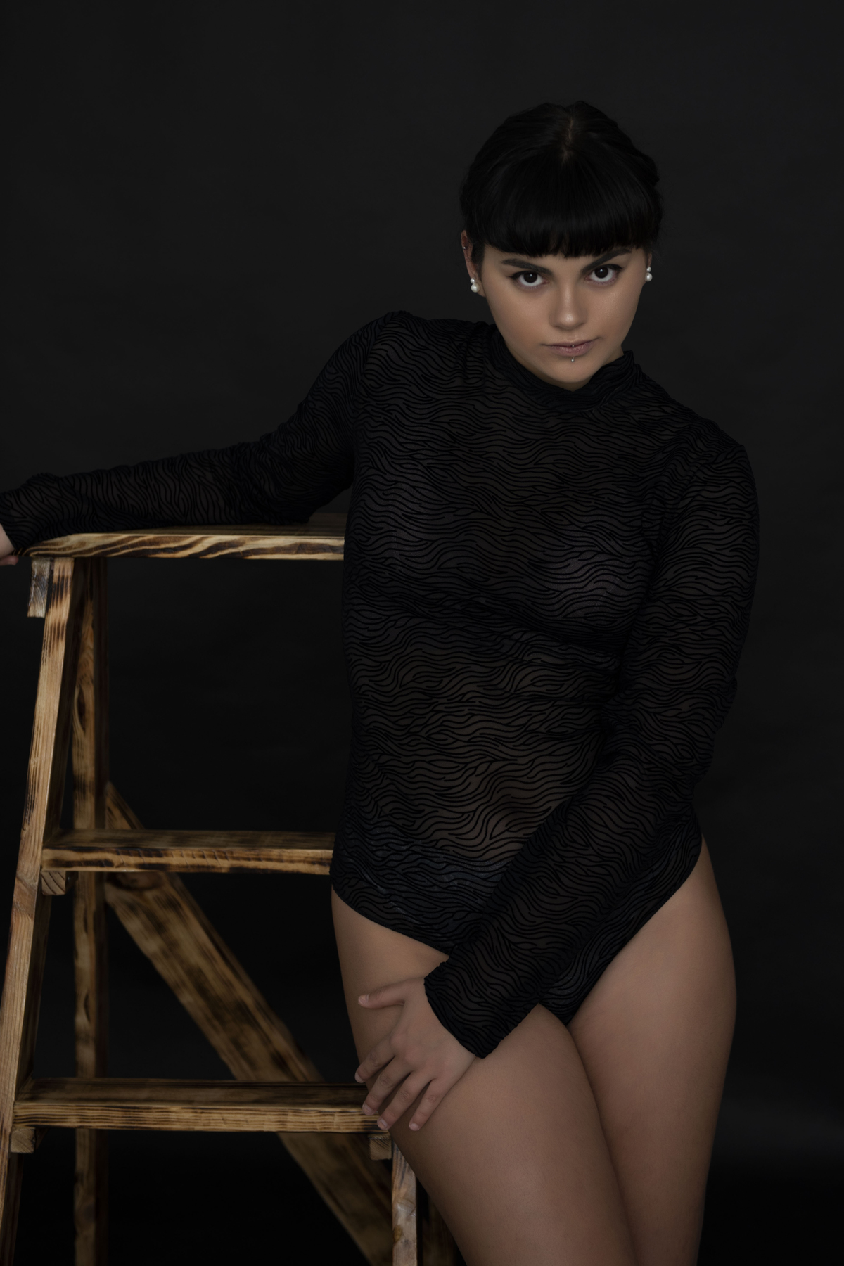 mulher,elegancia,retrato,sessaofeminina,contornocorpo,melhorfotografademulher,estudio,susananovaisfotografia,asmaisbelasfotografiasde mulher