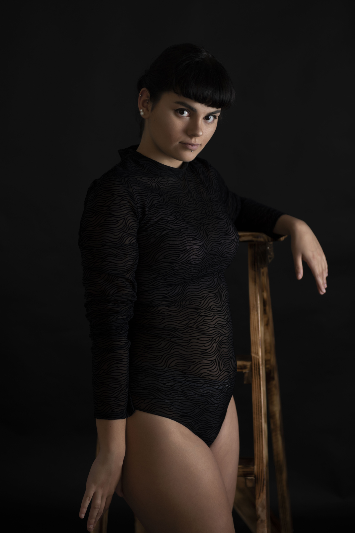 mulher,elegancia,retrato,sessaofeminina,contornocorpo,melhorfotografademulher,estudio,susananovaisfotografia,asmaisbelasfotografiasde mulher,corpo,sensual