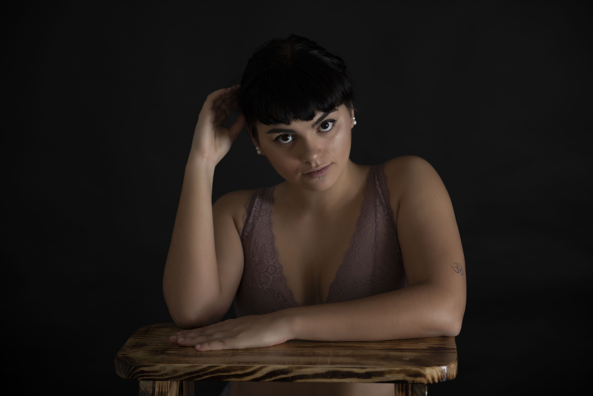 mulher,elegancia,retrato,sessaofeminina,contornocorpo,melhorfotografademulher,estudio,susananovaisfotografia,asmaisbelasfotografiasde mulher,corpe,lengerie,sensual