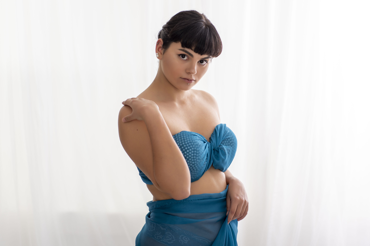 mulher,elegancia,retrato,sessaofeminina,contornocorpo,melhorfotografademulher,estudio,susananovaisfotografia,asmaisbelasfotografiasde mulher,sensual