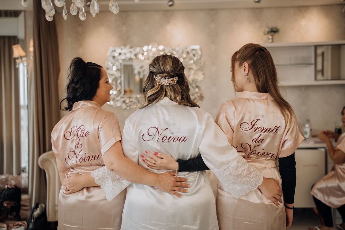 making of noiva hellen studio de maquiagem beauty leve iluminadora penteado semi preso madrinhas robes