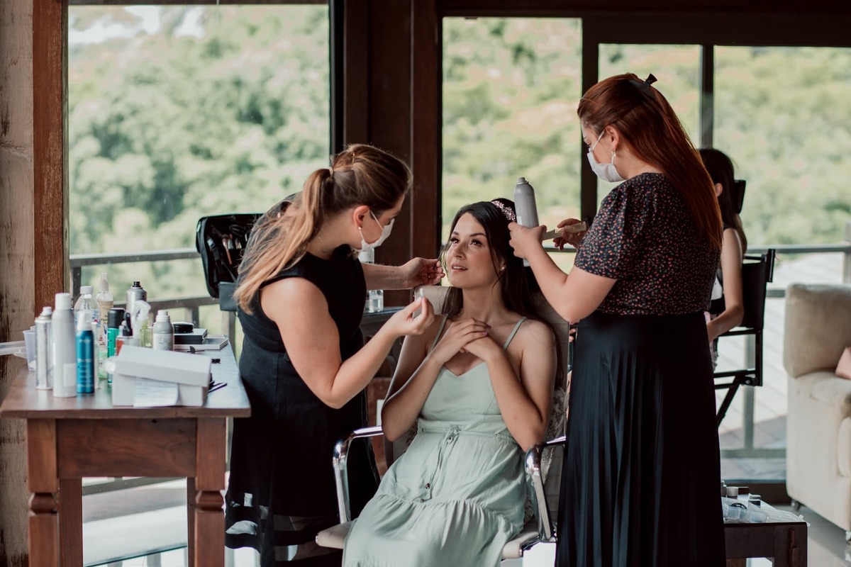 making of noiva ju laggus maquiagem beauty leve iluminadora penteado semi preso jessica llovet