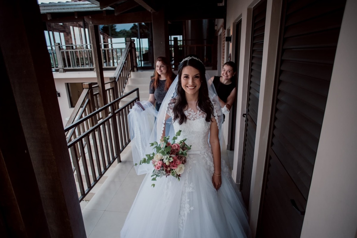 making of noiva ju laggus maquiagem beauty leve iluminadora penteado semi preso su macedo jessica llovet