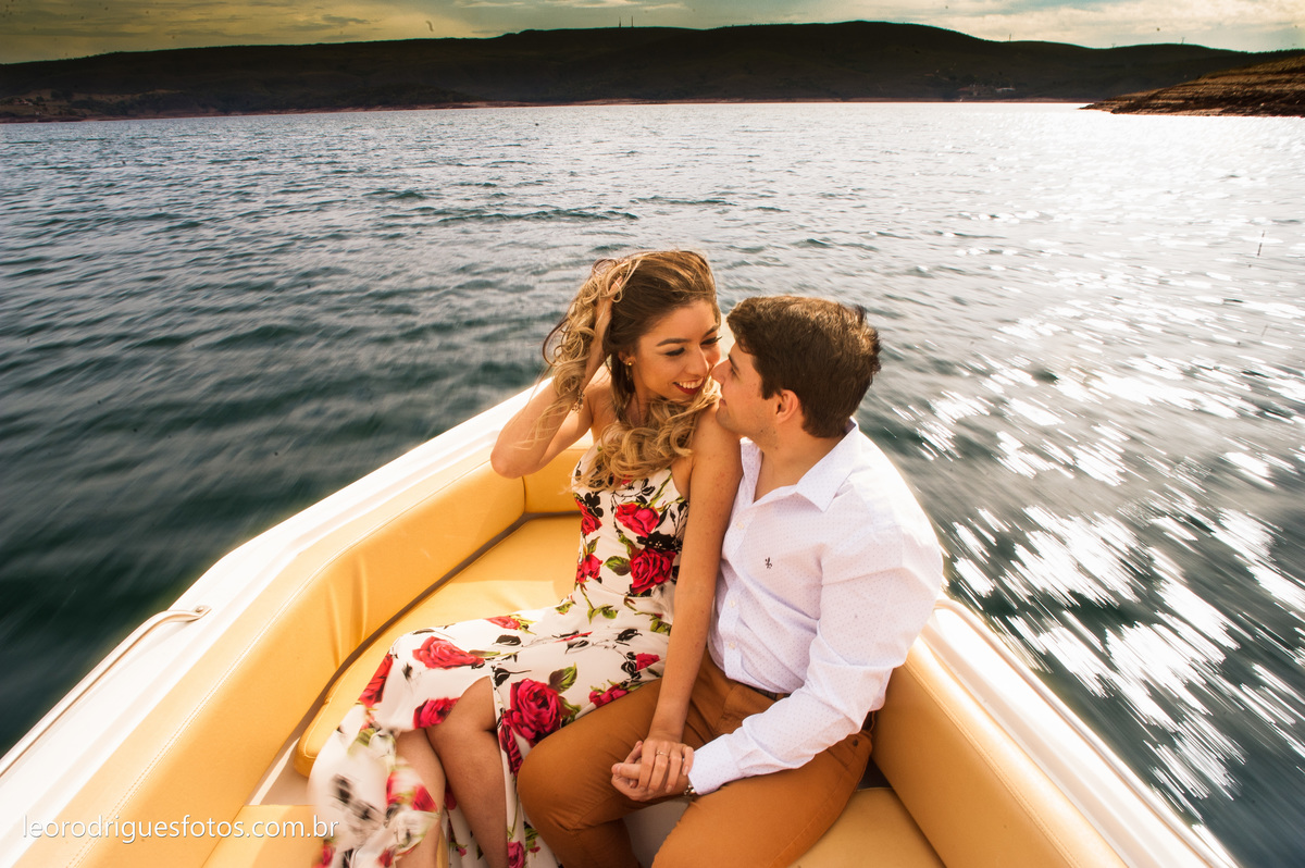 pré wedding - fotos de casais - pré wedding em capitólio-mg - capitólio-mg - escarpas do lago Capitolio-mg