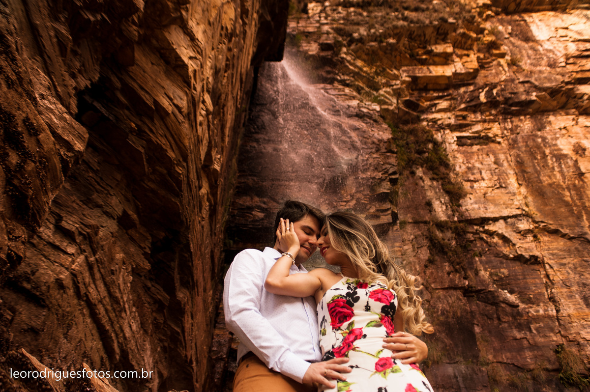pré wedding - fotos de casais - pré wedding em capitólio-mg - capitólio-mg - escarpas do lago Capitolio-mg