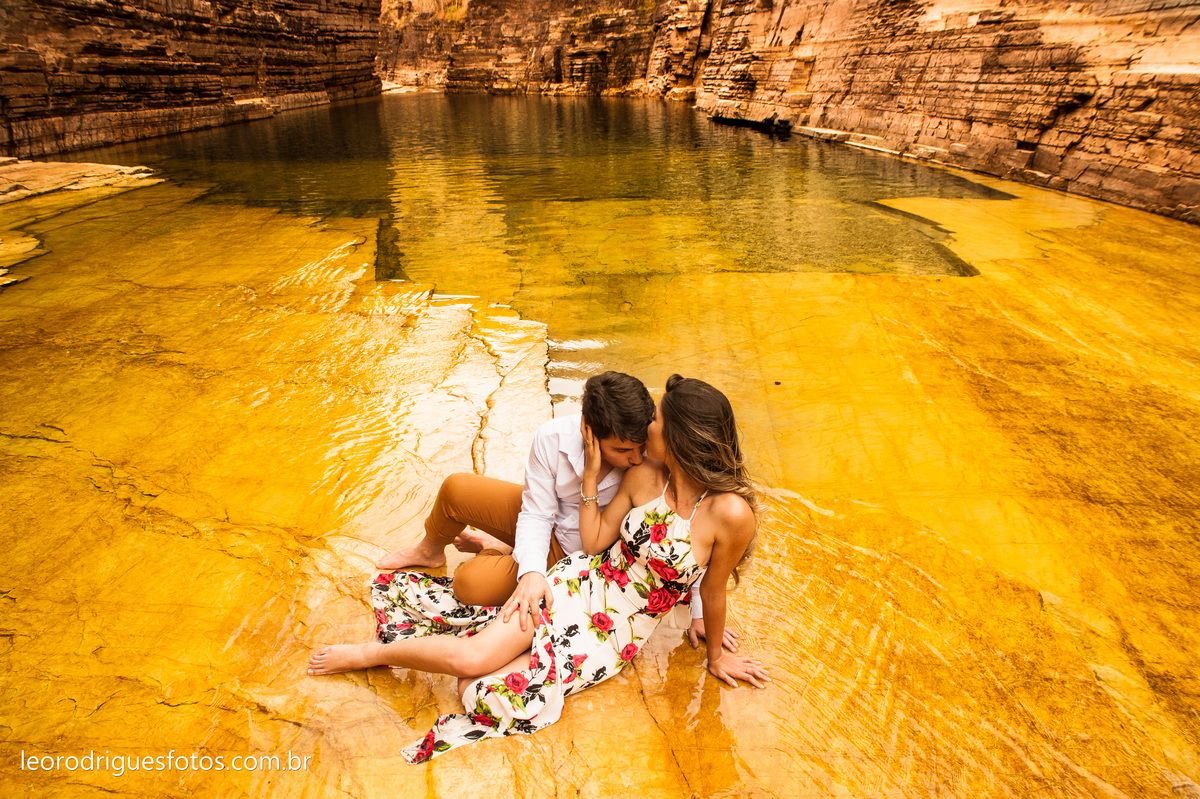 pré wedding - fotos de casais - pré wedding em capitólio-mg - capitólio-mg - escarpas do lago Capitolio-mg