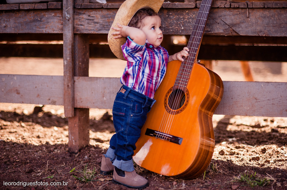 um aninho, book de criança, criança, fotos de criança, fotos de aniversario, fotos de criança em fazenda, fazenda, book na fazenda, book de criança na fazenda, fotos criativas de criança, fotos criativas de criança na fazenda 