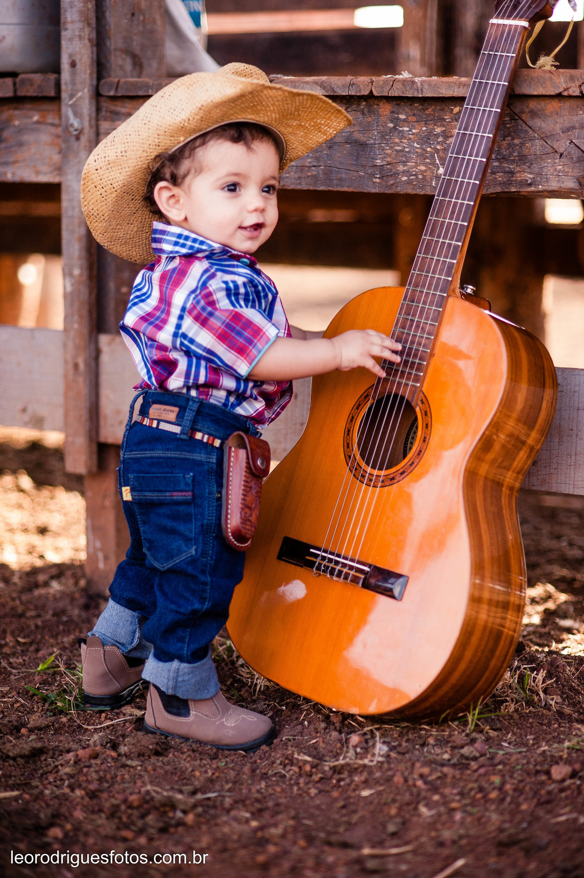 um aninho, book de criança, criança, fotos de criança, fotos de aniversario, fotos de criança em fazenda, fazenda, book na fazenda, book de criança na fazenda, fotos criativas de criança, fotos criativas de criança na fazenda 