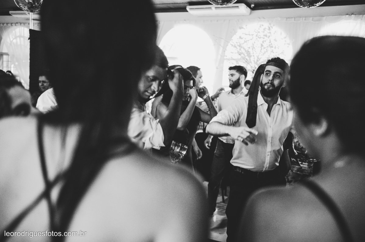 wedding, casamento, making off do noivo,  making off do noiva, casamento de policial em uberaba mg, casamento igreja são domingos uberaba mg, recepção casa do folclore uberaba mg, fotos criativas de casamento