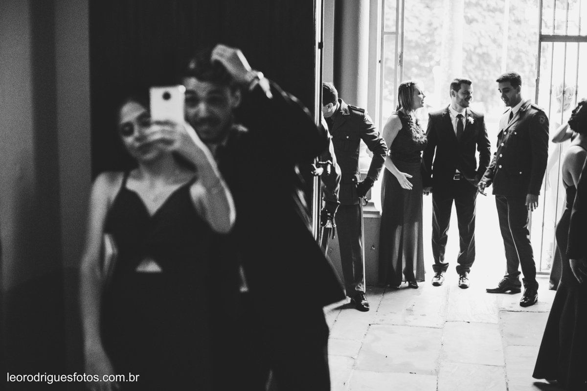 wedding, casamento, making off do noivo,  making off do noiva, casamento de policial em uberaba mg, casamento igreja são domingos uberaba mg, recepção casa do folclore uberaba mg, fotos criativas de casamento