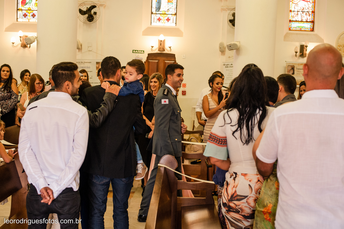 wedding, casamento, making off do noivo,  making off do noiva, casamento de policial em uberaba mg, casamento igreja são domingos uberaba mg, recepção casa do folclore uberaba mg, fotos criativas de casamento