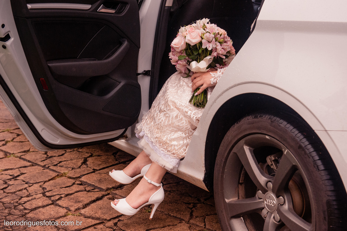 wedding, casamento, making off do noivo,  making off do noiva, casamento de policial em uberaba mg, casamento igreja são domingos uberaba mg, recepção casa do folclore uberaba mg, fotos criativas de casamento