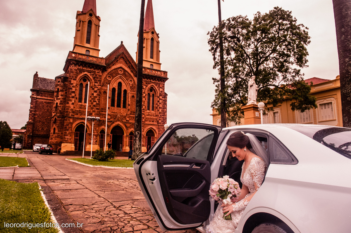 wedding, casamento, making off do noivo,  making off do noiva, casamento de policial em uberaba mg, casamento igreja são domingos uberaba mg, recepção casa do folclore uberaba mg, fotos criativas de casamento