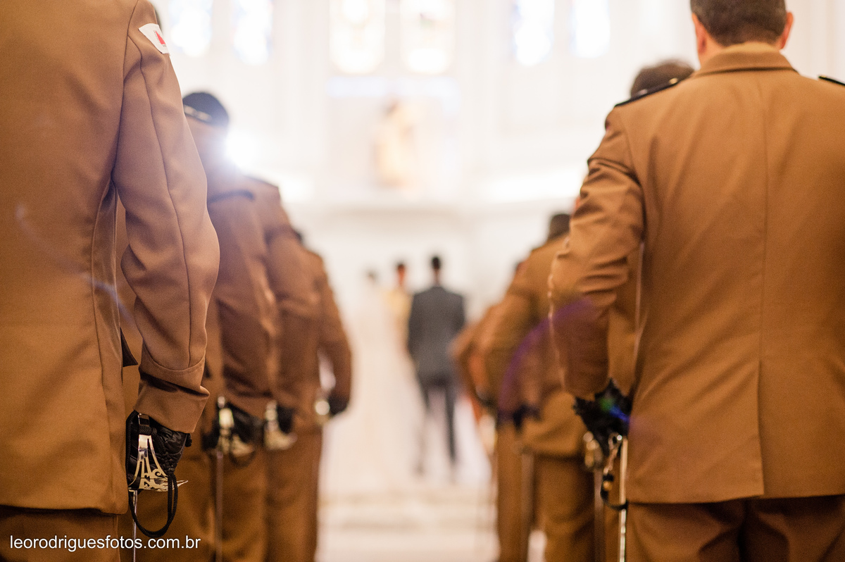 wedding, casamento, making off do noivo,  making off do noiva, casamento de policial em uberaba mg, casamento igreja são domingos uberaba mg, recepção casa do folclore uberaba mg, fotos criativas de casamento