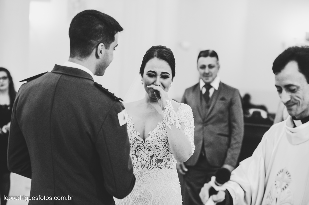 wedding, casamento, making off do noivo,  making off do noiva, casamento de policial em uberaba mg, casamento igreja são domingos uberaba mg, recepção casa do folclore uberaba mg, fotos criativas de casamento