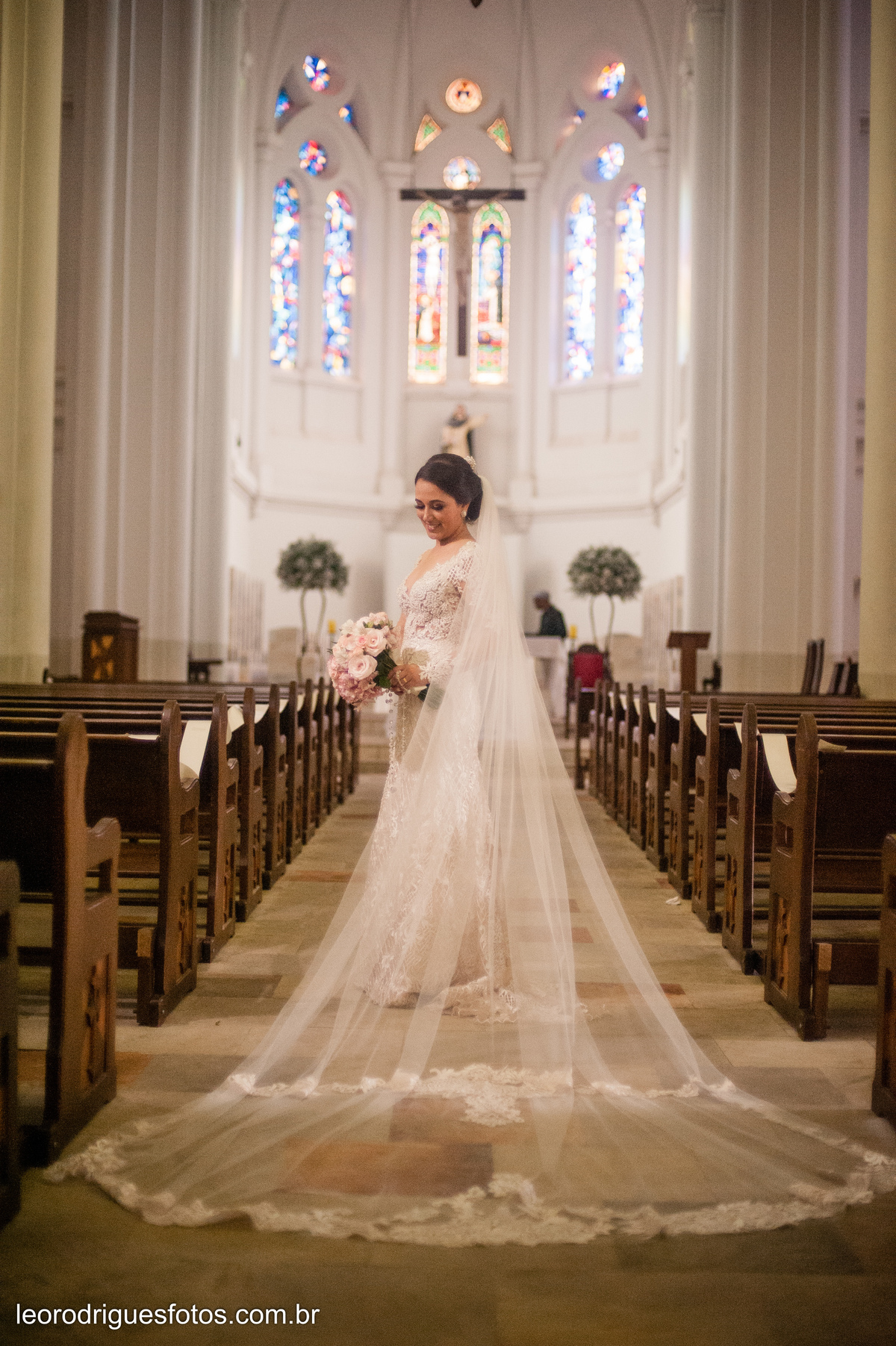 wedding, casamento, making off do noivo,  making off do noiva, casamento de policial em uberaba mg, casamento igreja são domingos uberaba mg, recepção casa do folclore uberaba mg, fotos criativas de casamento