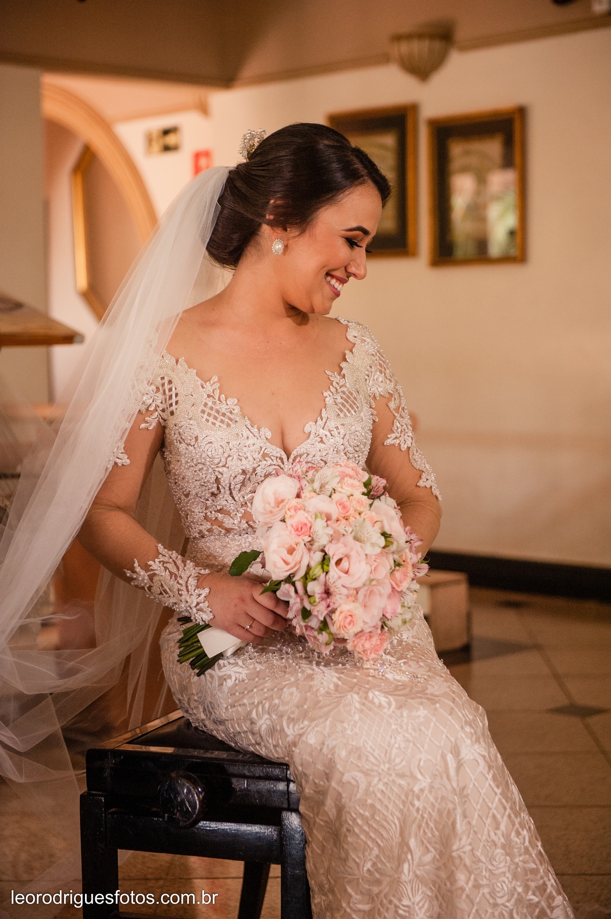 wedding, casamento, making off do noivo,  making off do noiva, casamento de policial em uberaba mg, casamento igreja são domingos uberaba mg, recepção casa do folclore uberaba mg, fotos criativas de casamento