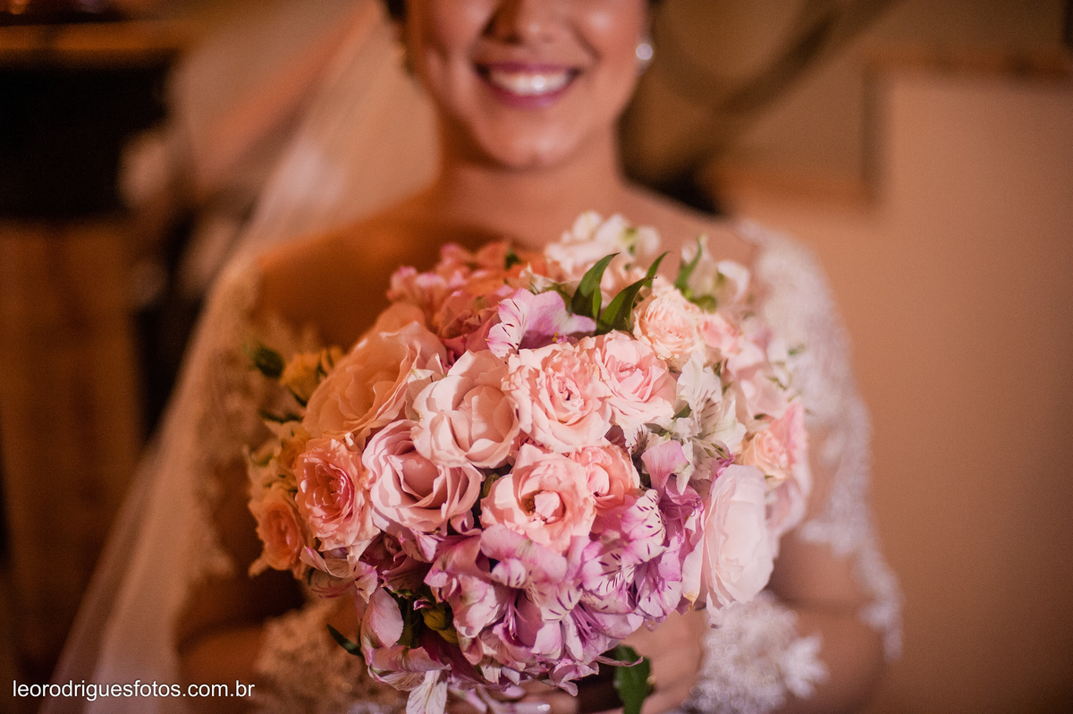 wedding, casamento, making off do noivo,  making off do noiva, casamento de policial em uberaba mg, casamento igreja são domingos uberaba mg, recepção casa do folclore uberaba mg, fotos criativas de casamento