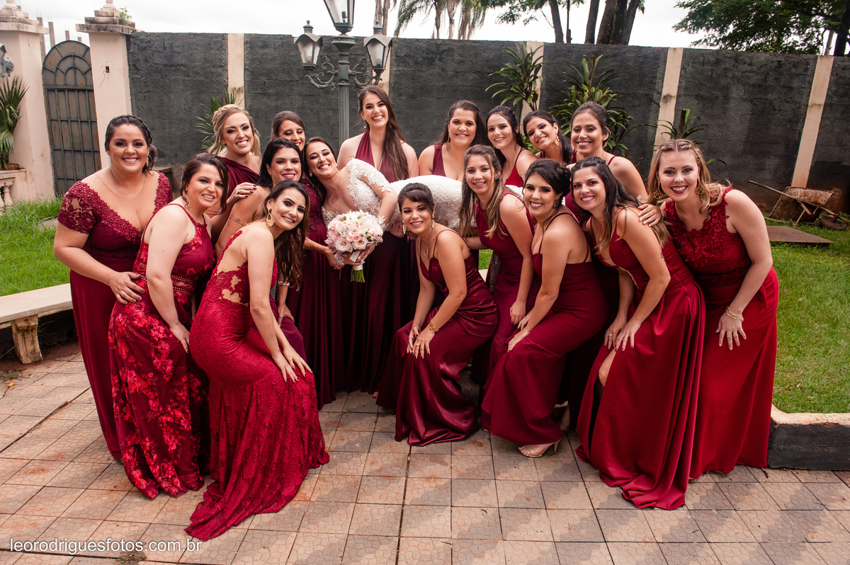 wedding, casamento, making off do noivo,  making off do noiva, casamento de policial em uberaba mg, casamento igreja são domingos uberaba mg, recepção casa do folclore uberaba mg, fotos criativas de casamento