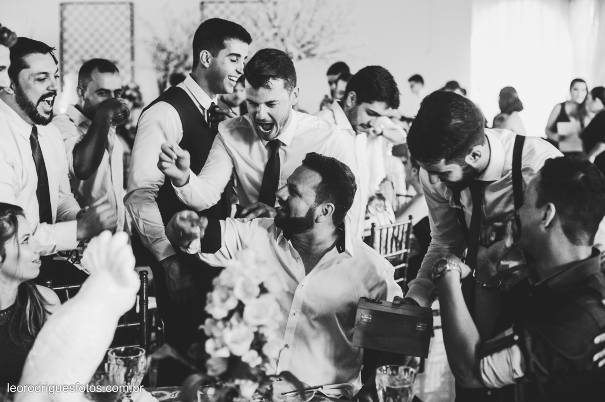 wedding, casamento, making off do noivo,  making off do noiva, casamento de policial em uberaba mg, casamento igreja são domingos uberaba mg, recepção casa do folclore uberaba mg, fotos criativas de casamentowedding, casamento, making off do noivo,  makin