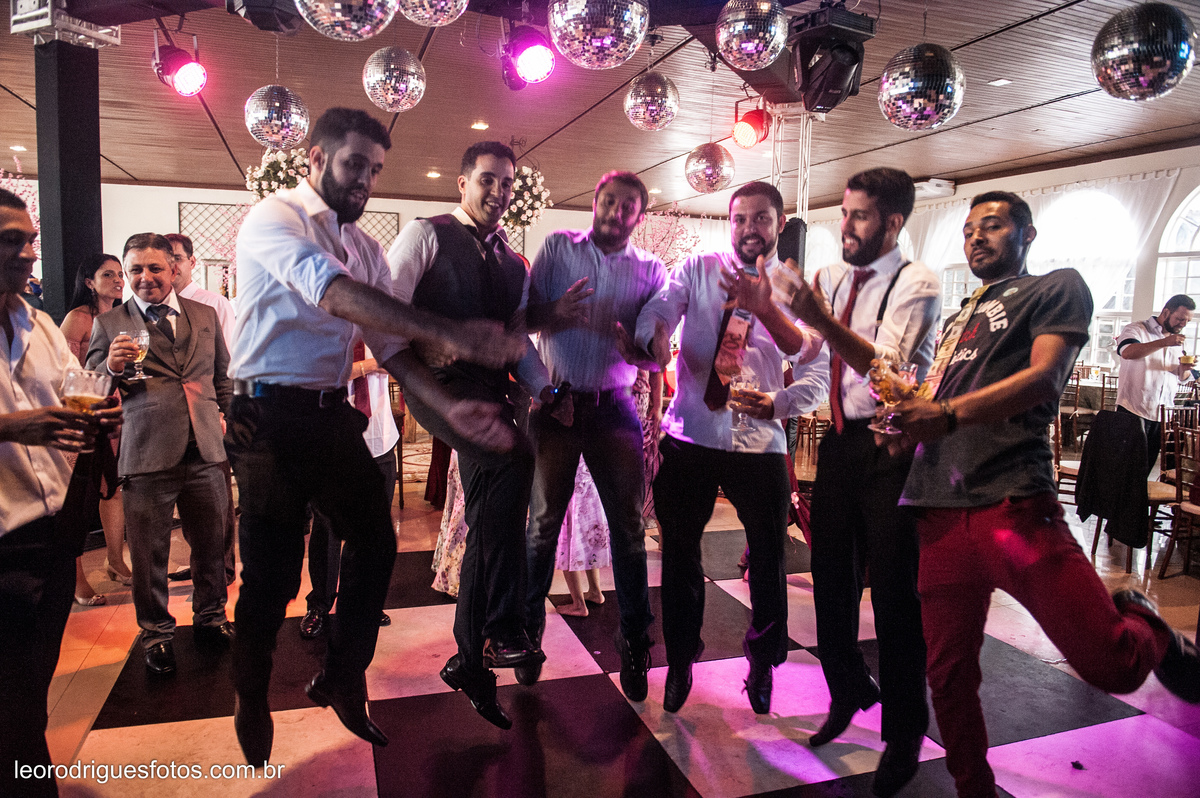 wedding, casamento, making off do noivo,  making off do noiva, casamento de policial em uberaba mg, casamento igreja são domingos uberaba mg, recepção casa do folclore uberaba mg, fotos criativas de casamento