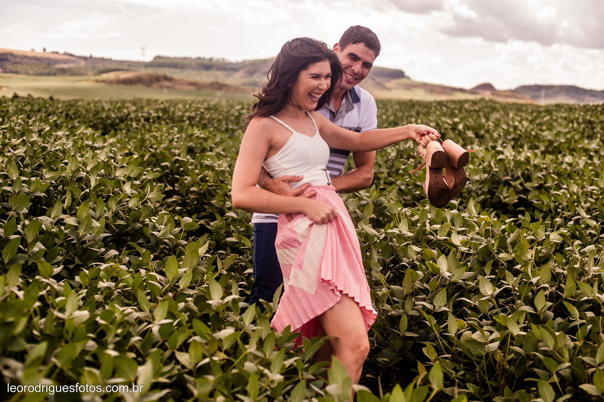 pré wedding, pré casamento, pré fotos, fotos de casais, serra da canastra mg, pré wedding serra da canastra mg, desemboque, fotos criativas de pré wedding, fotos criativas de casais, fotos na serra da canastra mg, fotos no desemboque mg