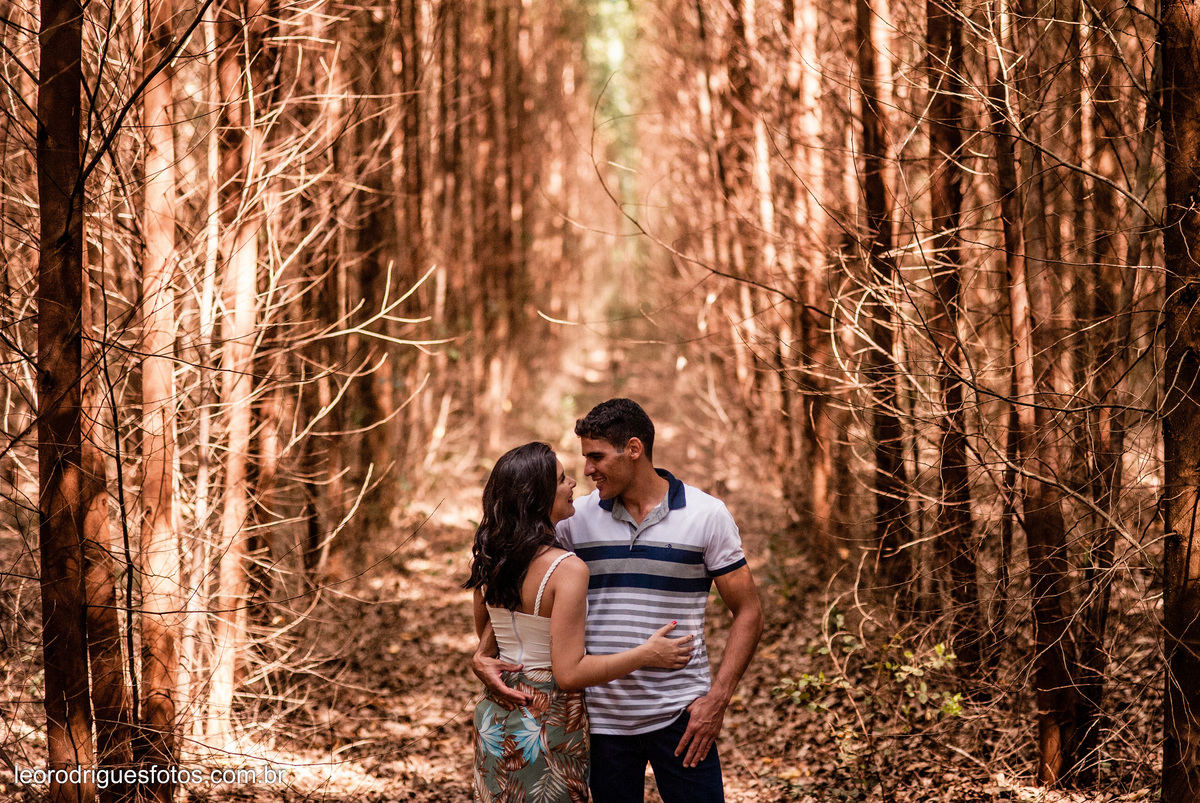 pré wedding, pré casamento, pré fotos, fotos de casais, serra da canastra mg, pré wedding serra da canastra mg, desemboque, fotos criativas de pré wedding, fotos criativas de casais, fotos na serra da canastra mg, fotos no desemboque mg