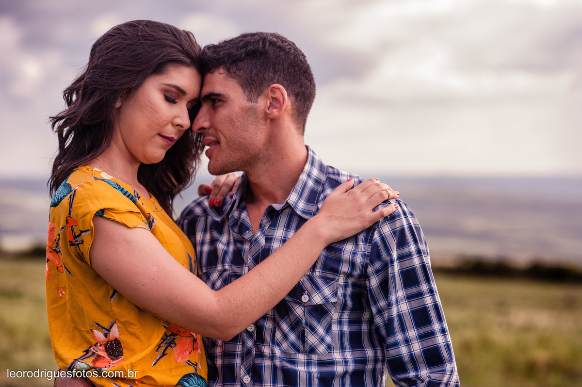 pré wedding, pré casamento, pré fotos, fotos de casais, serra da canastra mg, pré wedding serra da canastra mg, desemboque, fotos criativas de pré wedding, fotos criativas de casais, fotos na serra da canastra mg, fotos no desemboque mg