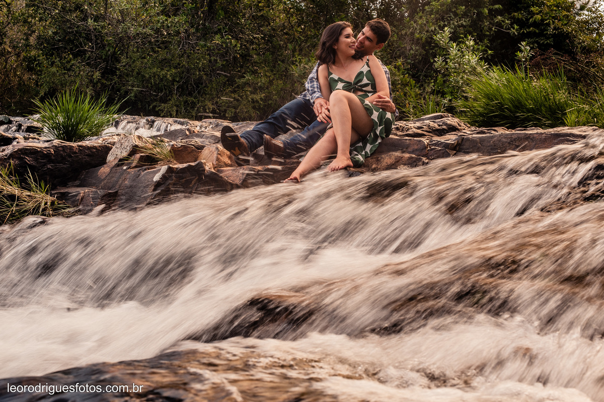 pré wedding, pré casamento, pré fotos, fotos de casais, serra da canastra mg, pré wedding serra da canastra mg, desemboque, fotos criativas de pré wedding, fotos criativas de casais, fotos na serra da canastra mg, fotos no desemboque mg