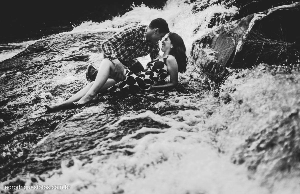 pré wedding, pré casamento, pré fotos, fotos de casais, serra da canastra mg, pré wedding serra da canastra mg, desemboque, fotos criativas de pré wedding, fotos criativas de casais, fotos na serra da canastra mg, fotos no desemboque mg