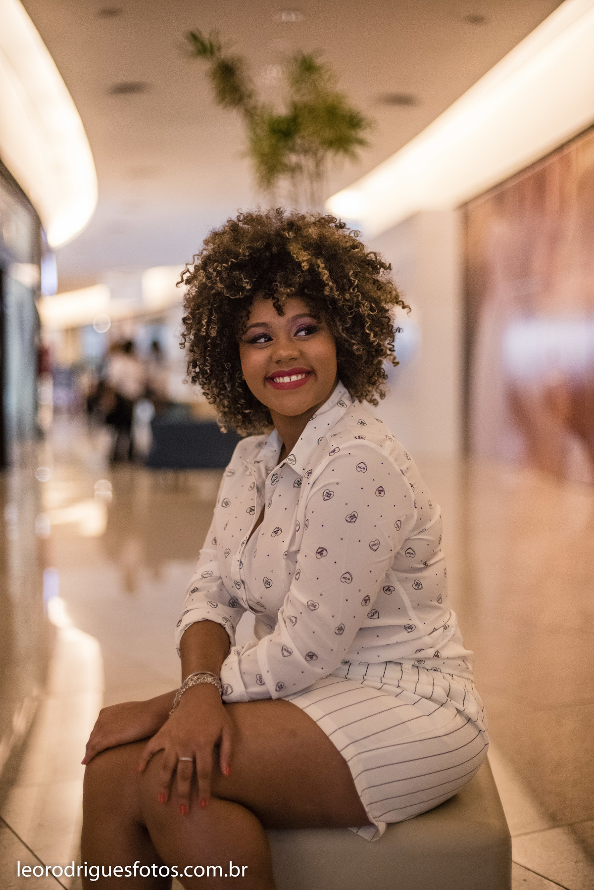 book, fashion book, book de 15 anos, 15anos, fotos criativas de book de 15 anos, fotos em Praça Uberaba Shopping Center, Praça Uberaba Shopping Center uberaba mg, fotos diferente de book de 15 anos