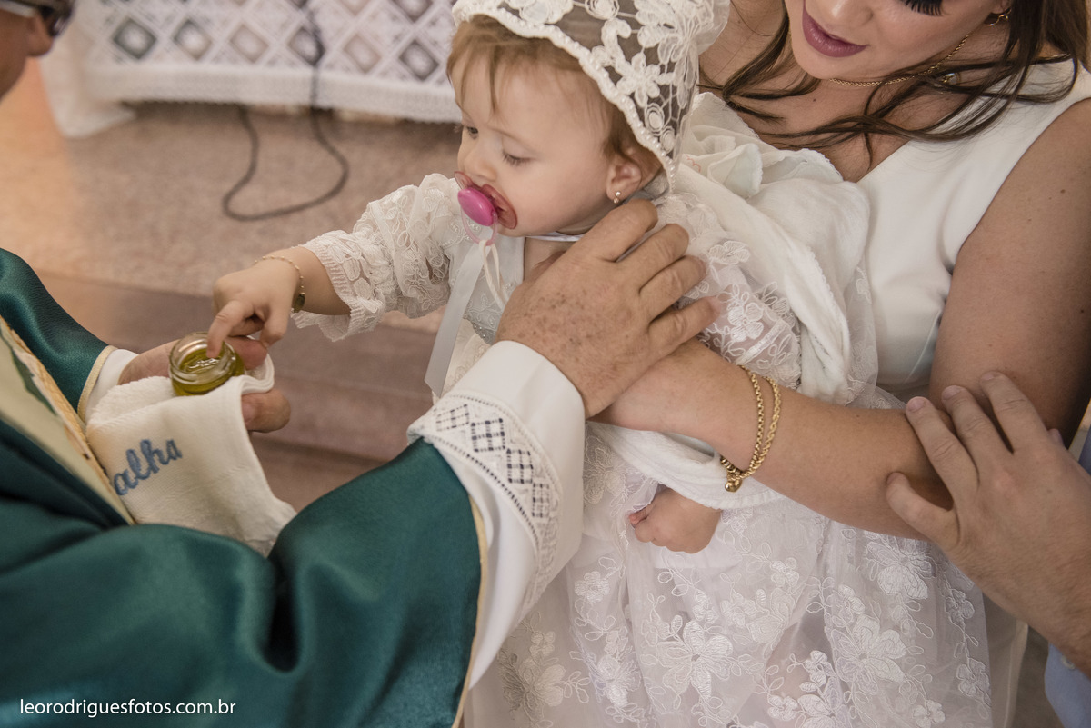 batizado, um aninho, batizado de criança, aniversario de criança, fotos criativas de criança, um aninho, santa juliana mg, fotos de um aninho, fotos