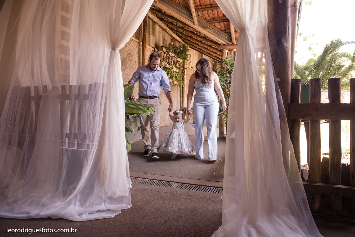 batizado, um aninho, batizado de criança, aniversario de criança, fotos criativas de criança, um aninho, santa juliana mg, fotos de um aninho, fotos