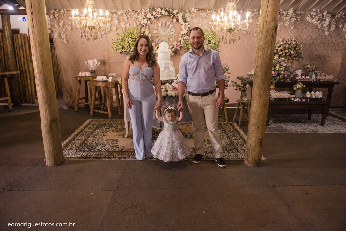 batizado, um aninho, batizado de criança, aniversario de criança, fotos criativas de criança, um aninho, santa juliana mg, fotos de um aninho, fotos