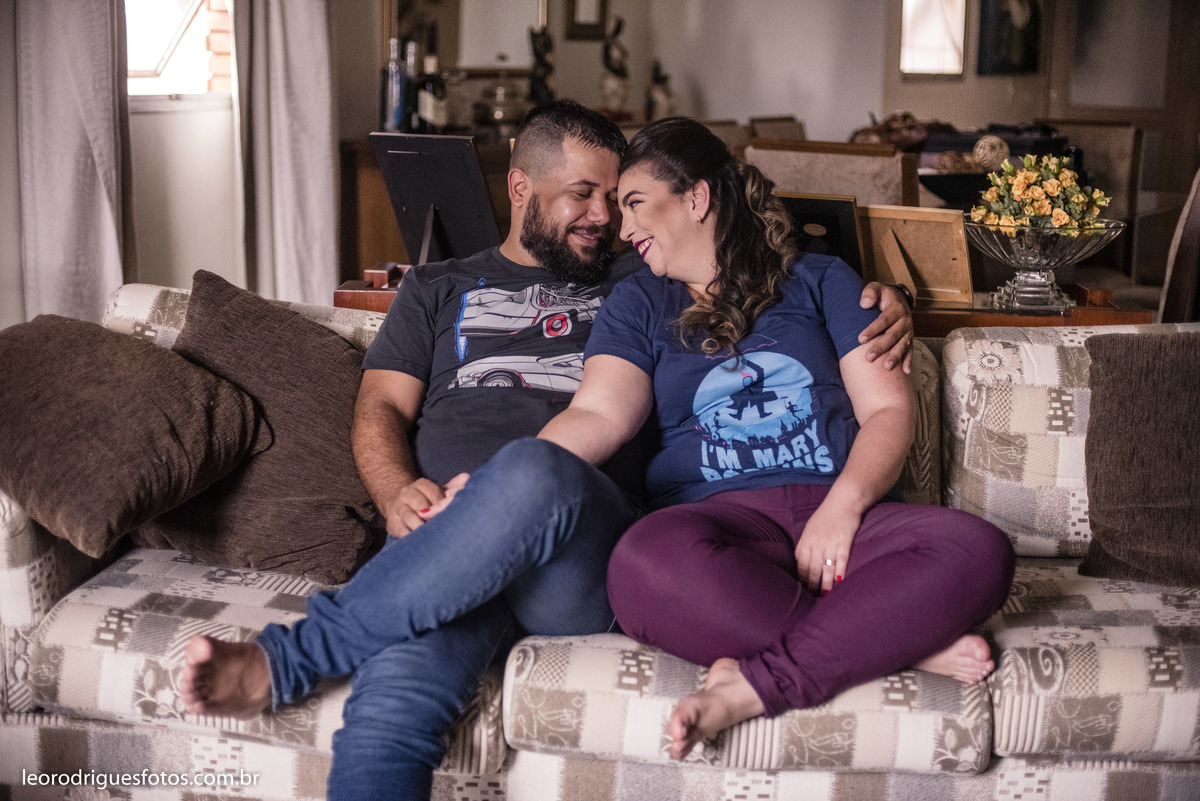 pré wedding, pré casamento, book de casal, fotos criativas de casais, book, pré wedding no mercado municipal de uberaba mg, pré wedding em supermecado, pré wedding em casa, pré wedding com cachorro