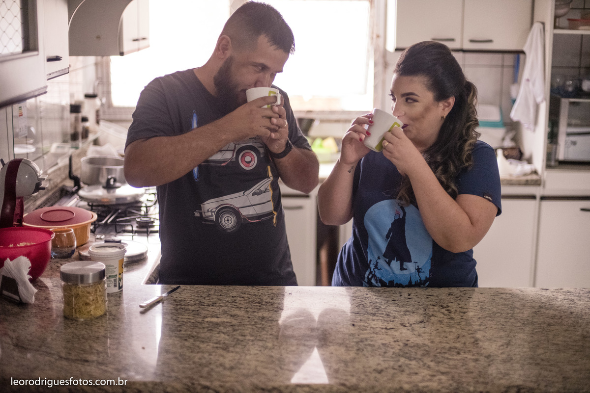 pré wedding, pré casamento, book de casal, fotos criativas de casais, book, pré wedding no mercado municipal de uberaba mg, pré wedding em supermecado, pré wedding em casa, pré wedding com cachorro