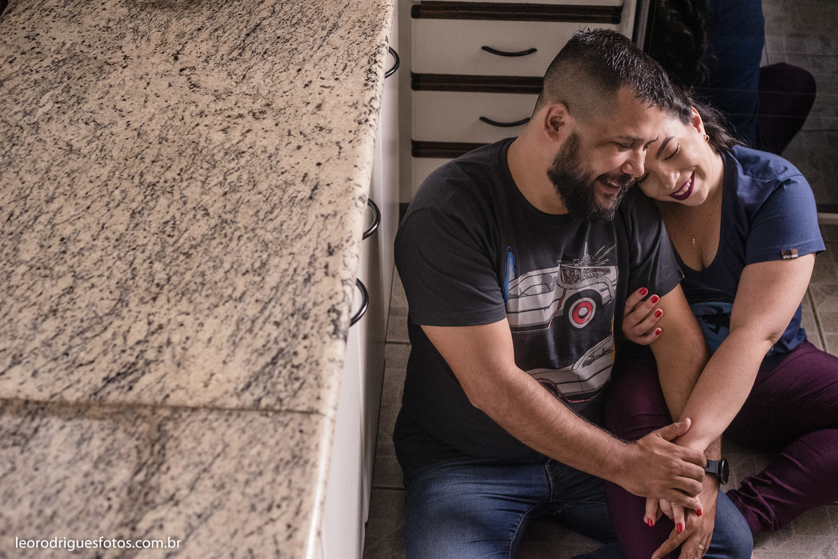 pré wedding, pré casamento, book de casal, fotos criativas de casais, book, pré wedding no mercado municipal de uberaba mg, pré wedding em supermecado, pré wedding em casa, pré wedding com cachorro