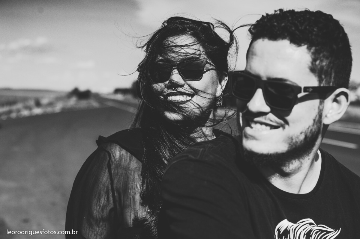 pré wedding, pré casamento, fotos de casais jogando videogame, videogame, jogo de futebol americado, narguile, fotos de casais, casais, uberaba mg, fotos criativas de casais