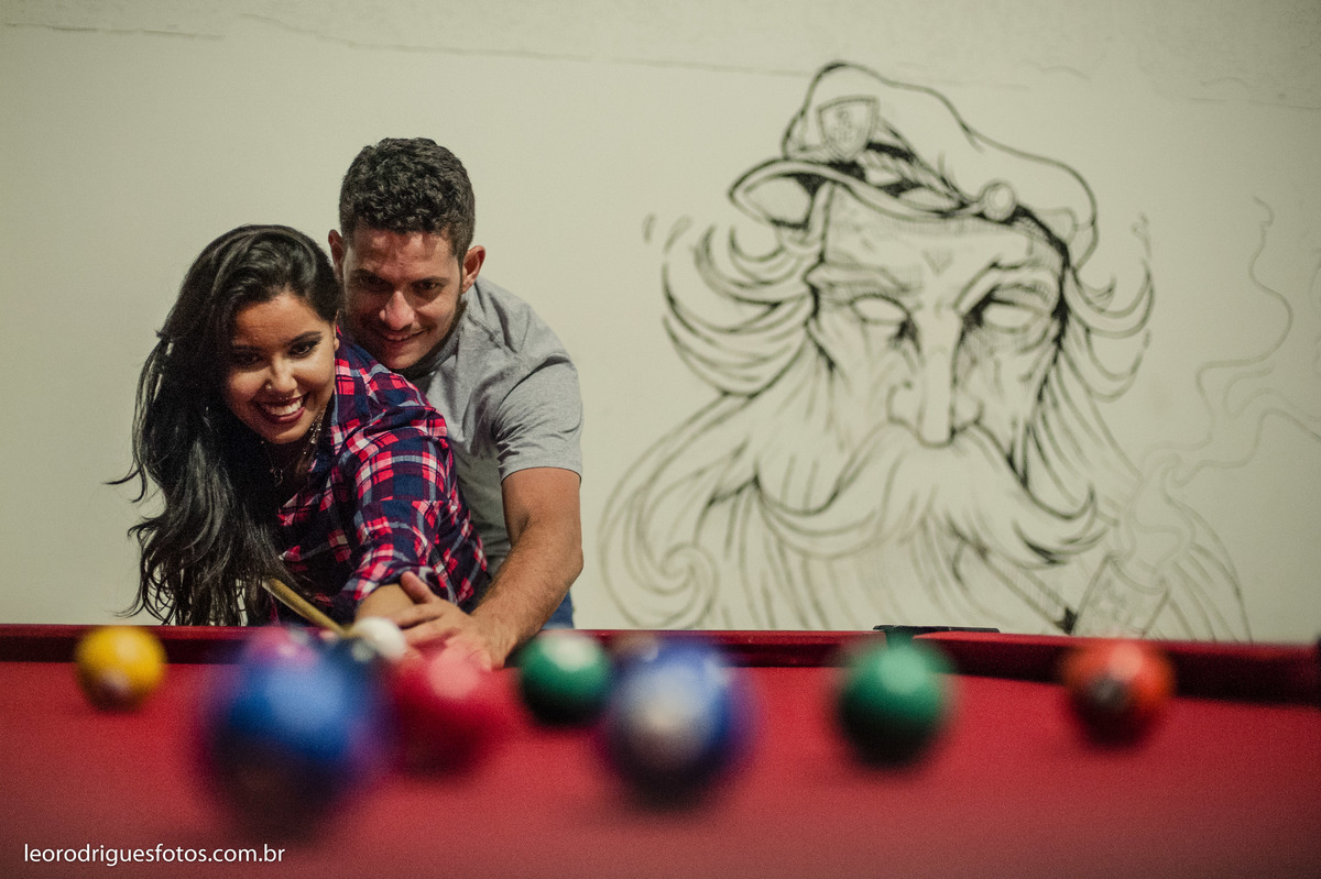 pré wedding, pré casamento, fotos de casais jogando videogame, videogame, jogo de futebol americado, narguile, fotos de casais, casais, uberaba mg, fotos criativas de casais