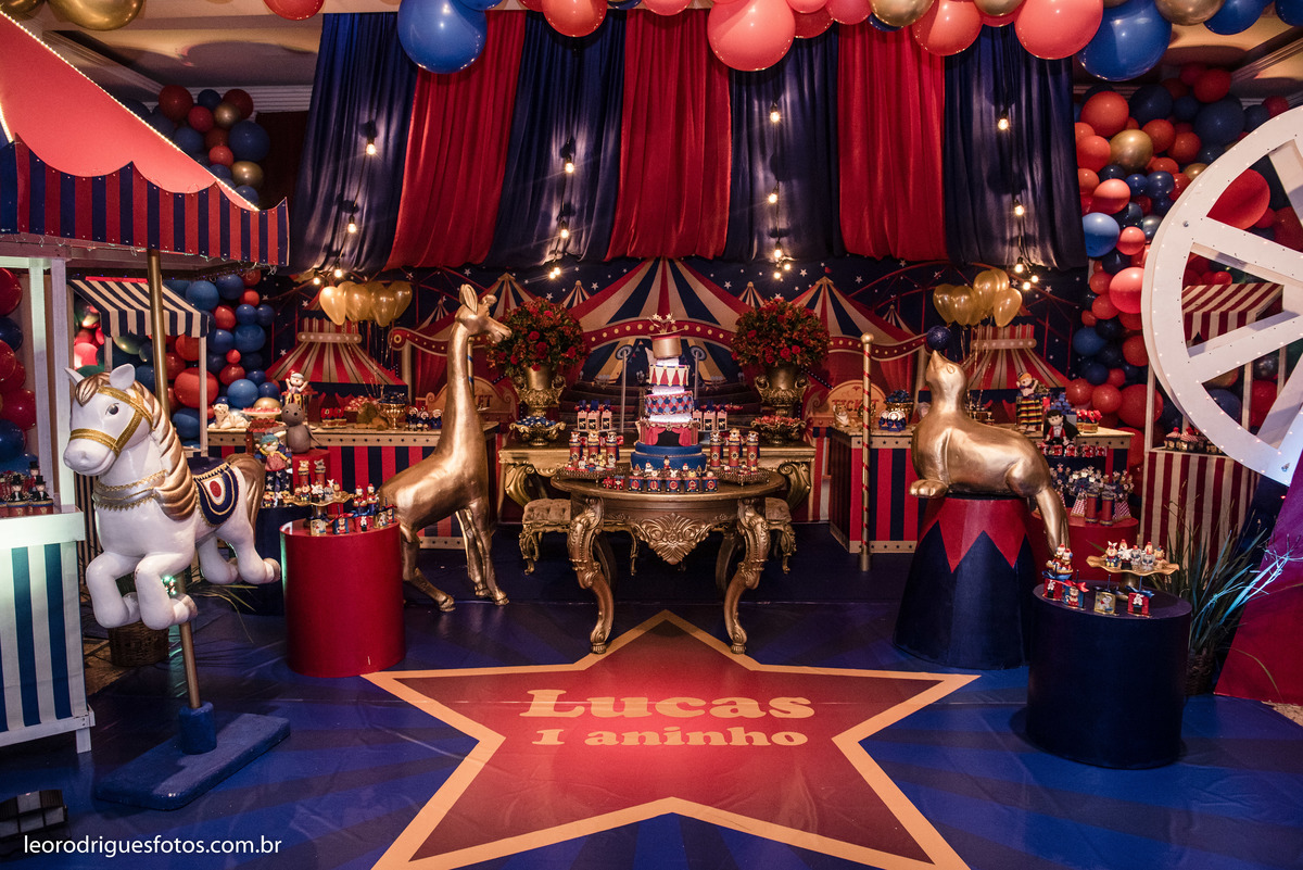 um aninho, um ano, fotos de aniversario, fotos de circo, festa de um aninho de circo, fotos criativas de um aninho, Maison Blanche Buffet e Eventos Uberaba MG, fotos de criança, fotos de criança de circo, fotos