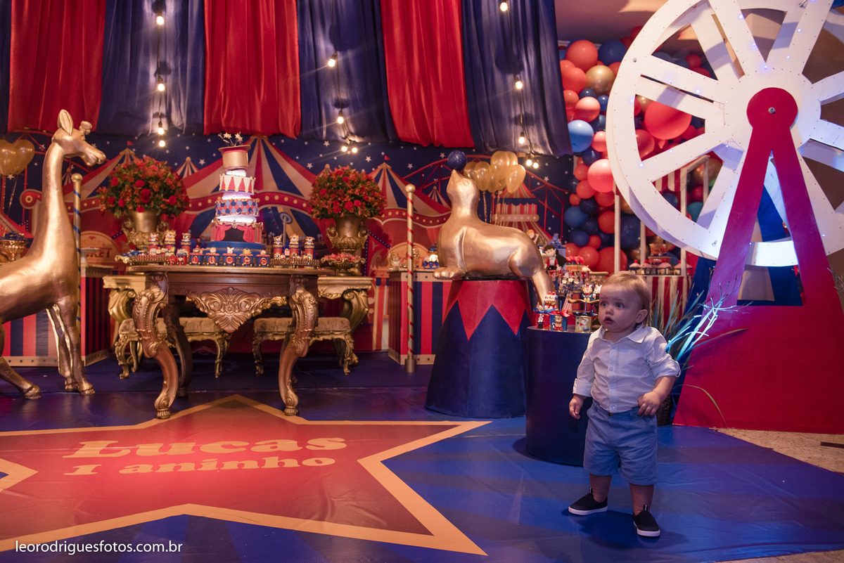 um aninho, um ano, fotos de aniversario, fotos de circo, festa de um aninho de circo, fotos criativas de um aninho, Maison Blanche Buffet e Eventos Uberaba MG, fotos de criança, fotos de criança de circo, fotos
