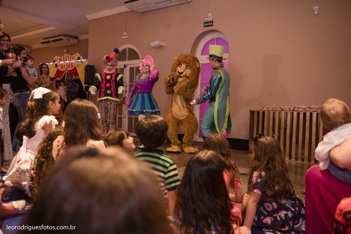 um aninho, um ano, fotos de aniversario, fotos de circo, festa de um aninho de circo, fotos criativas de um aninho, Maison Blanche Buffet e Eventos Uberaba MG, fotos de criança, fotos de criança de circo, fotos