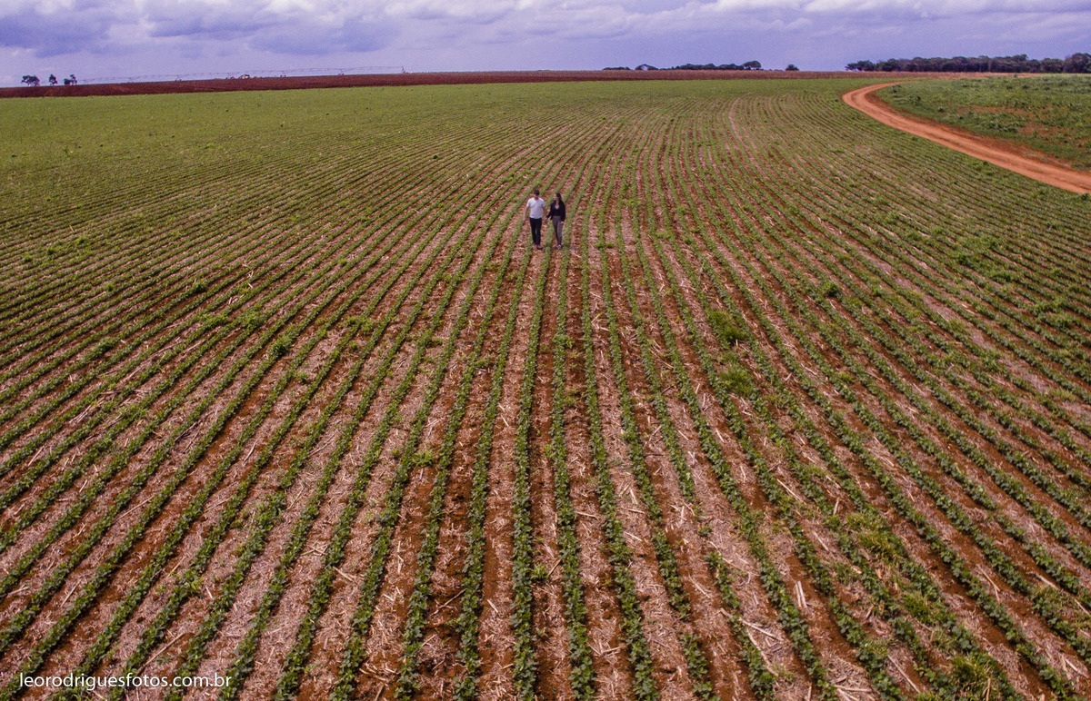 pré wedding, pré casamento, book de casal,  book, pré wedding são Gotardo minas gerais, são gotardo minhas gerais, fotos criativas de pré wedding, book pré wedding, fotos de pré wedding de motocross, fotos de pré wedding de moto