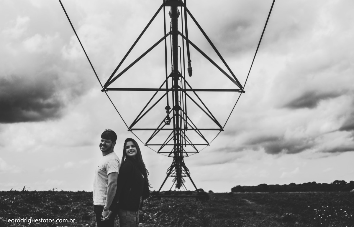 wedding, pré casamento, book de casal,  book, pré wedding são Gotardo minas gerais, são gotardo minhas gerais, fotos criativas de pré wedding, book pré wedding, fotos de pré wedding de motocross, fotos de pré wedding de moto