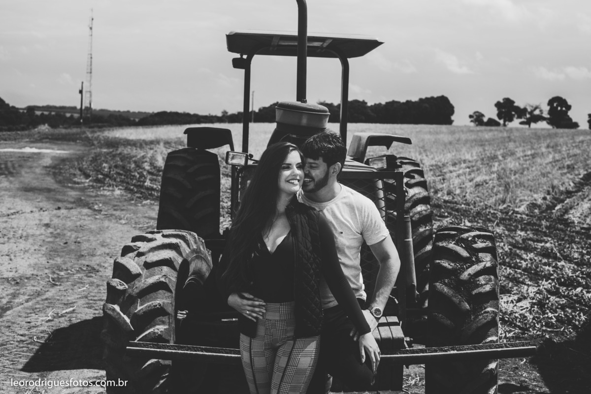 wedding, pré casamento, book de casal,  book, pré wedding são Gotardo minas gerais, são gotardo minhas gerais, fotos criativas de pré wedding, book pré wedding, fotos de pré wedding de motocross, fotos de pré wedding de moto