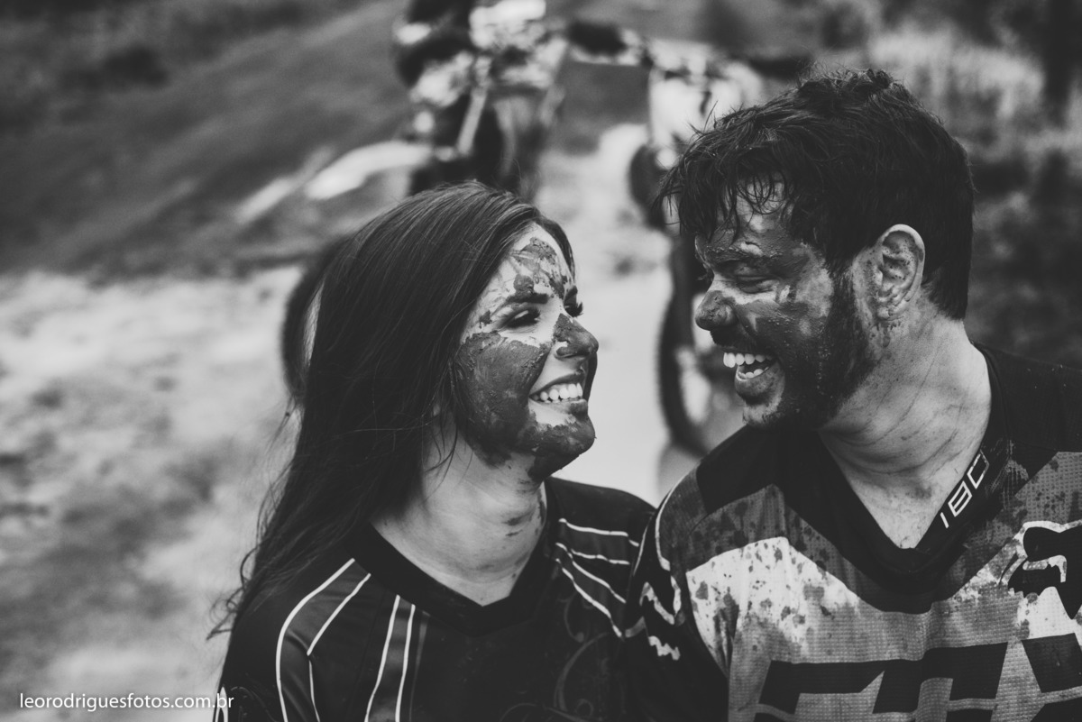 wedding, pré casamento, book de casal,  book, pré wedding são Gotardo minas gerais, são gotardo minhas gerais, fotos criativas de pré wedding, book pré wedding, fotos de pré wedding de motocross, fotos de pré wedding de moto