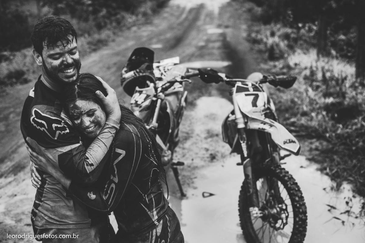 wedding, pré casamento, book de casal,  book, pré wedding são Gotardo minas gerais, são gotardo minhas gerais, fotos criativas de pré wedding, book pré wedding, fotos de pré wedding de motocross, fotos de pré wedding de moto