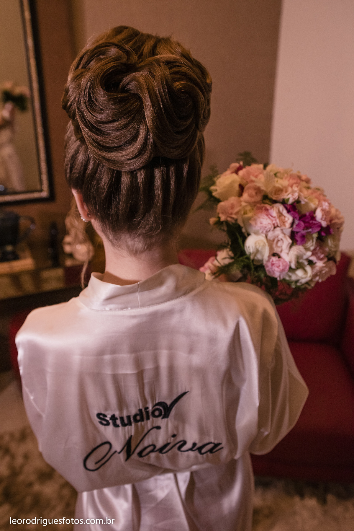 wedding, casamento, noiva, noivo, fotos criativas de casamento, vestido da noiva, terno do noivo, religioso, igreja catedral de uberaba mg, casamento uberaba mg, uberaba mg, sapato da noiva, sapato do noivo, buquê da noiva